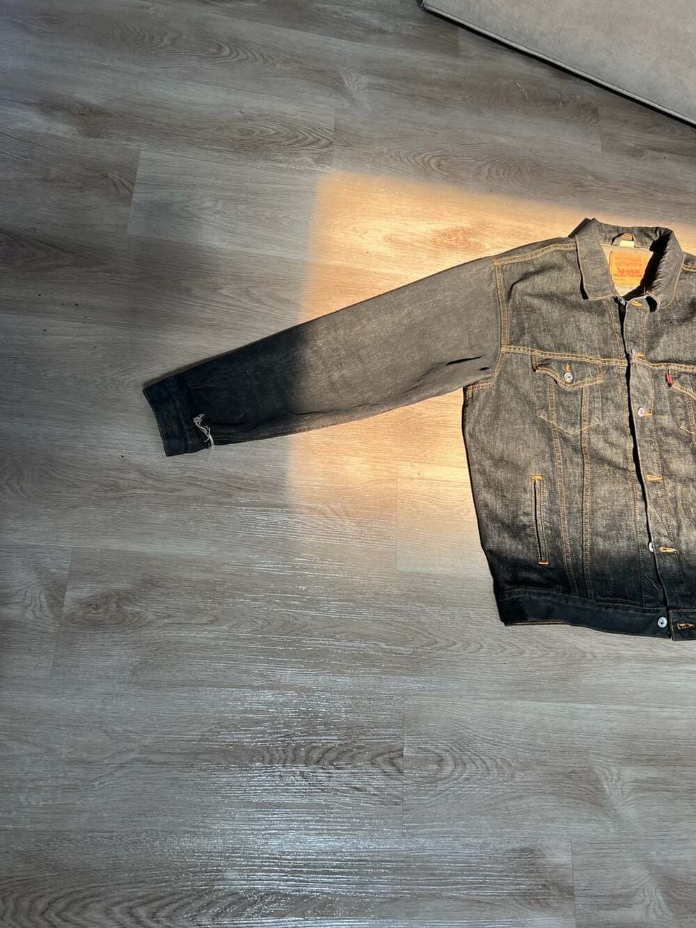 Vintage Levi's 70507-4870 Dark Wash Denim Trucker Jacket - Men's XL - Picture 6 of 14